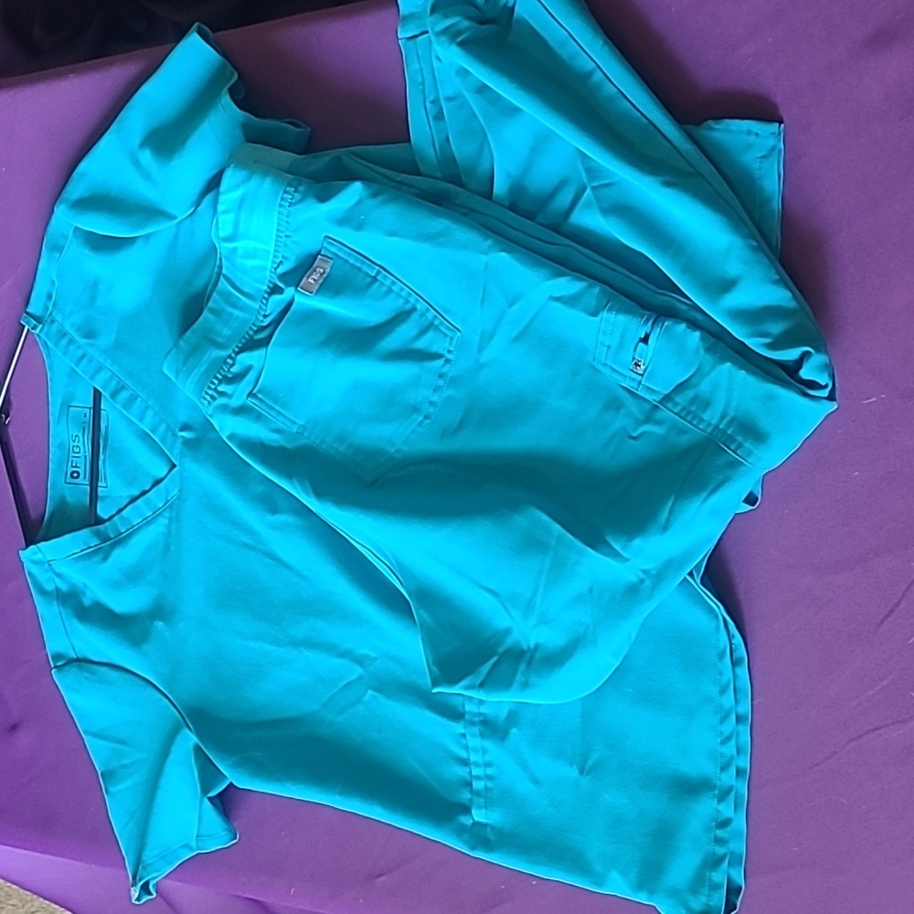 Figs teal casma top